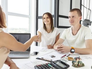 obsluga prawna wspolnot mieszkaniowych a typowa pomoc prawna